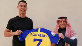 Ronaldo yıllık maaşı en yüksek sporcu olacak!