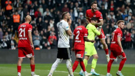 Cenk Tosun penaltı kaçırdı!