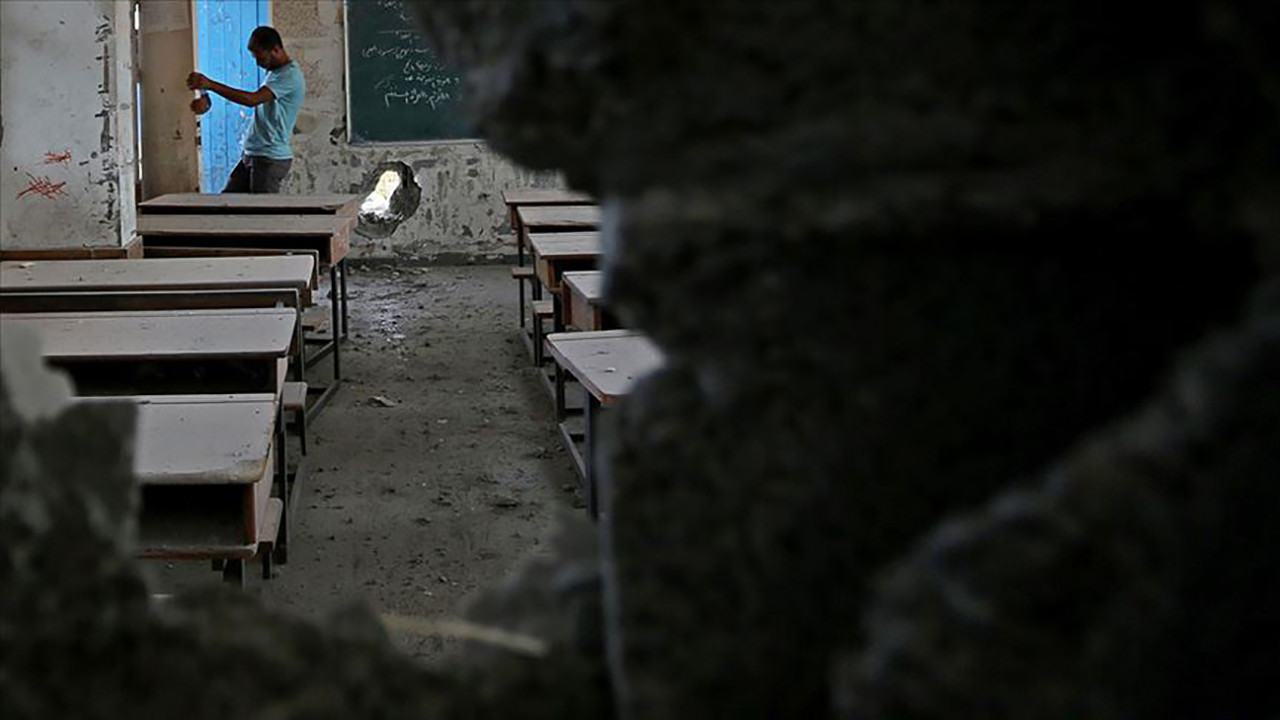 İsrail, Gazze'deki bir okula füze  ile saldırdı