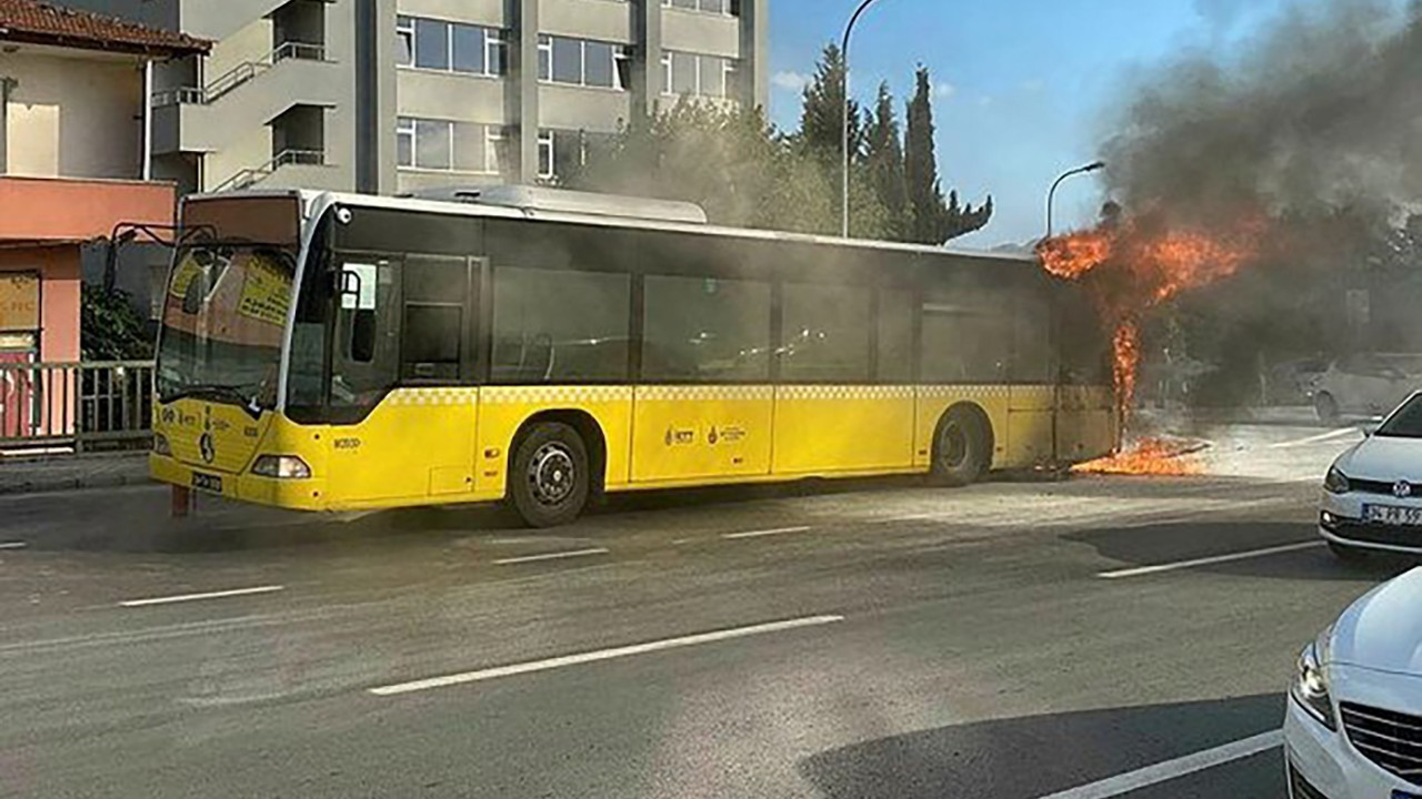 İETT otobüsü alev alev yandı!