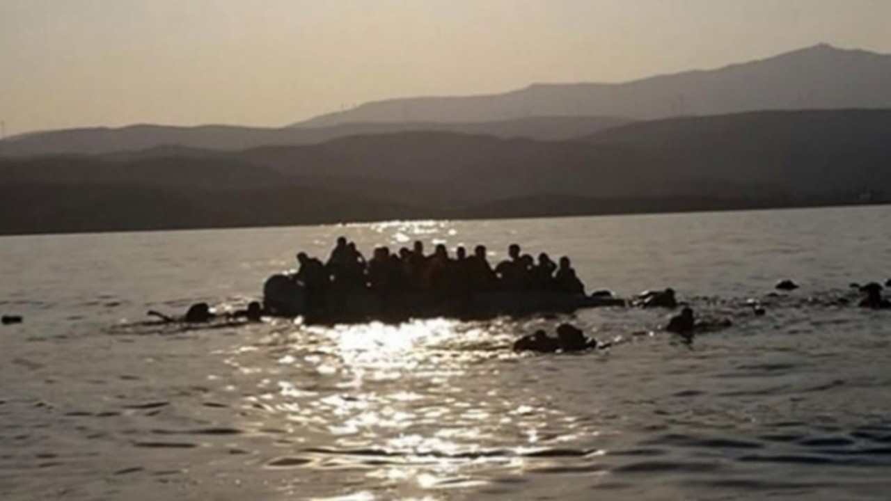 15 göçmen boğuldu