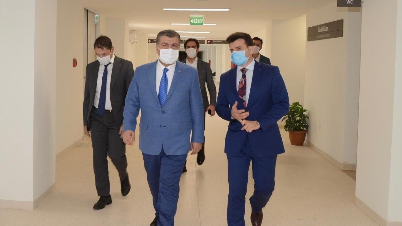 Sağlık Bakanı Koca'dan hastane ziyareti