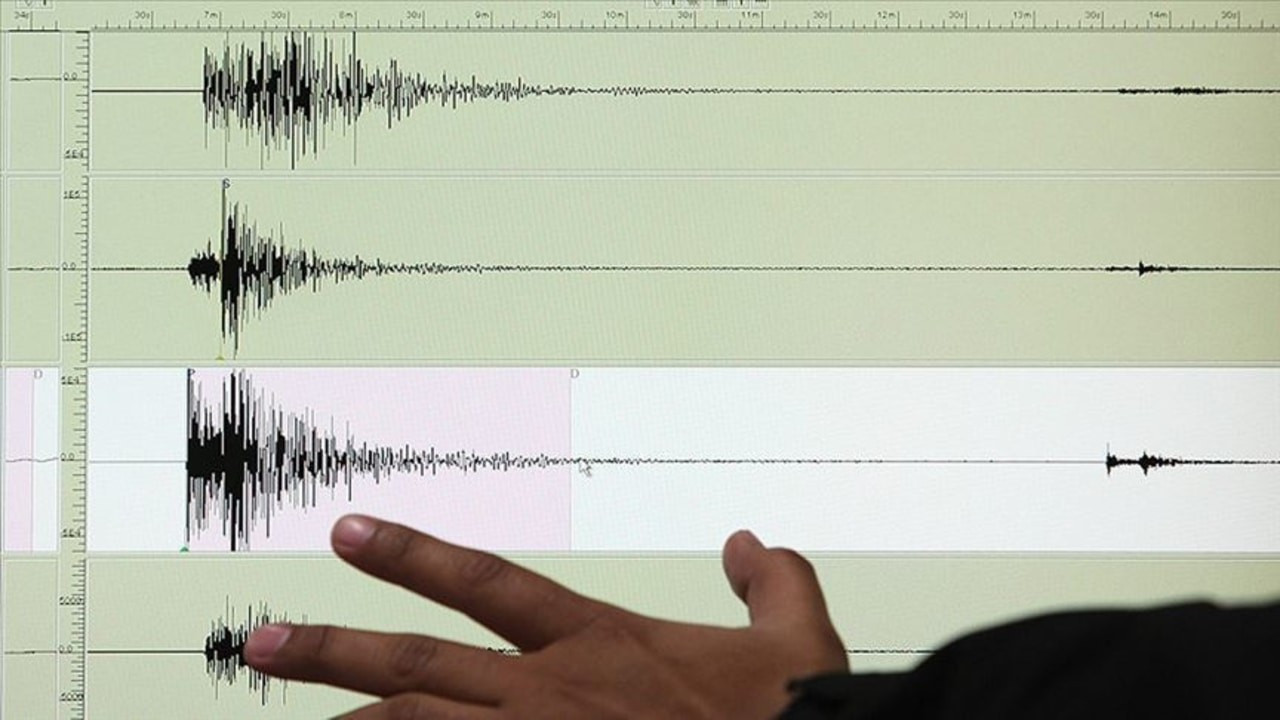 Ege Denizi'nde 5,3 ve 4,2 büyüklüğünde deprem