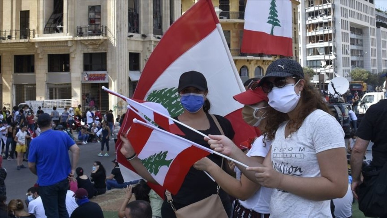 Lübnan'da yaşam şartları protesto edildi