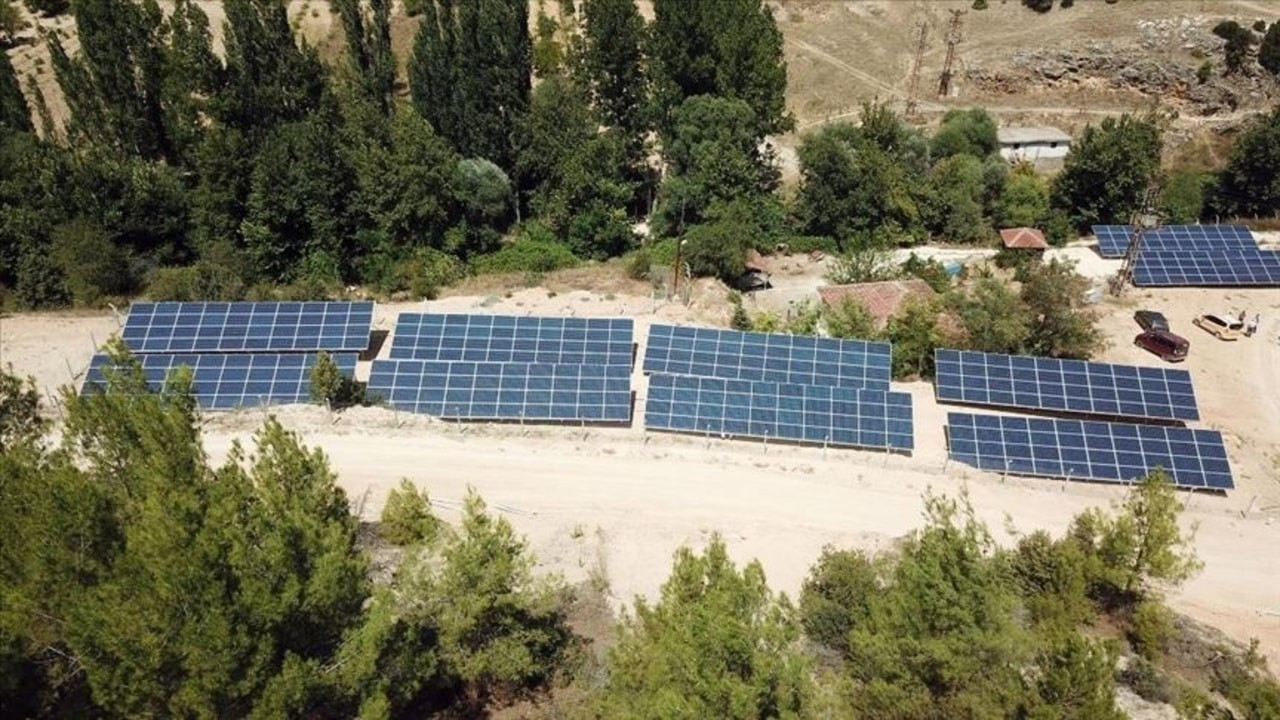 Köylülerin kurduğu güneş paneli faturaları azalttı