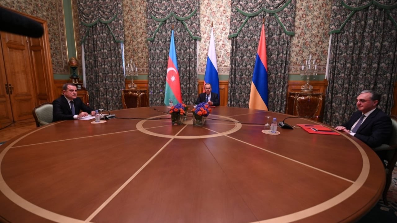 Azerbaycan ve Ermenistan masada