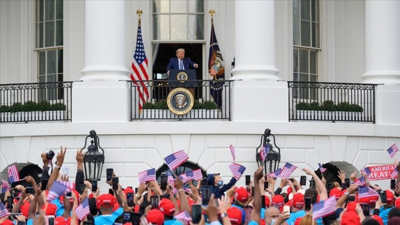 Trump Beyaz Saray bahçesinde etkinlik düzenledi