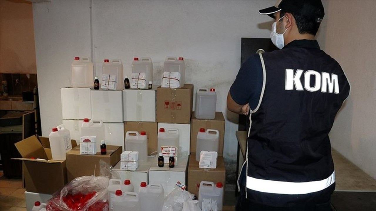 İzmir'de yaklaşık 5 ton etil alkol ele geçirildi