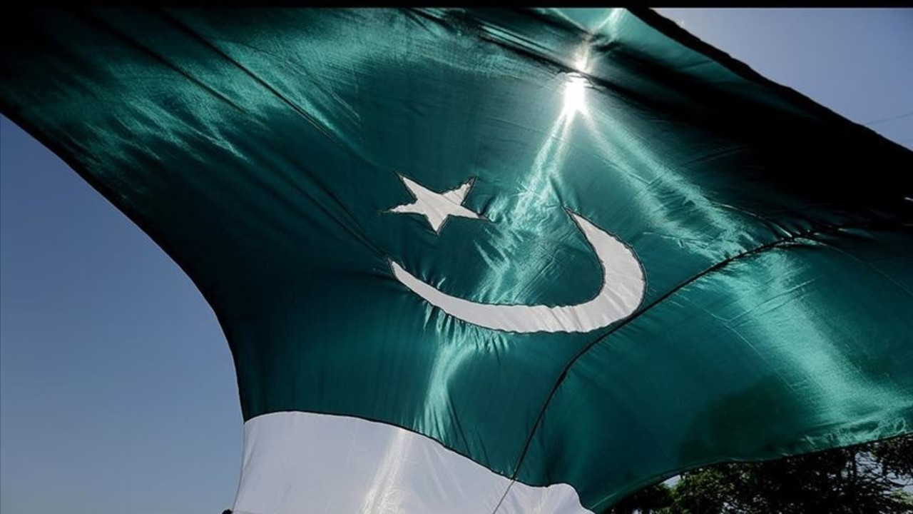 Pakistan'dan Fransız mallarına boykot çağrısı