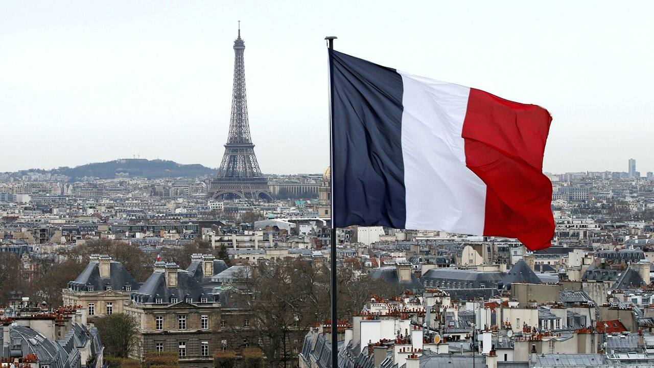Paris'te kamu binaları enerjilerini kendi üretecek