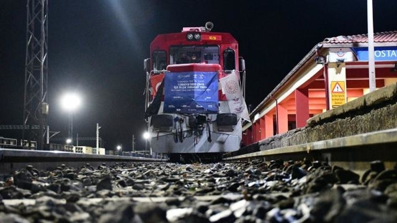 İhracat treni 5 ülke geçerek Çin'e ulaştı