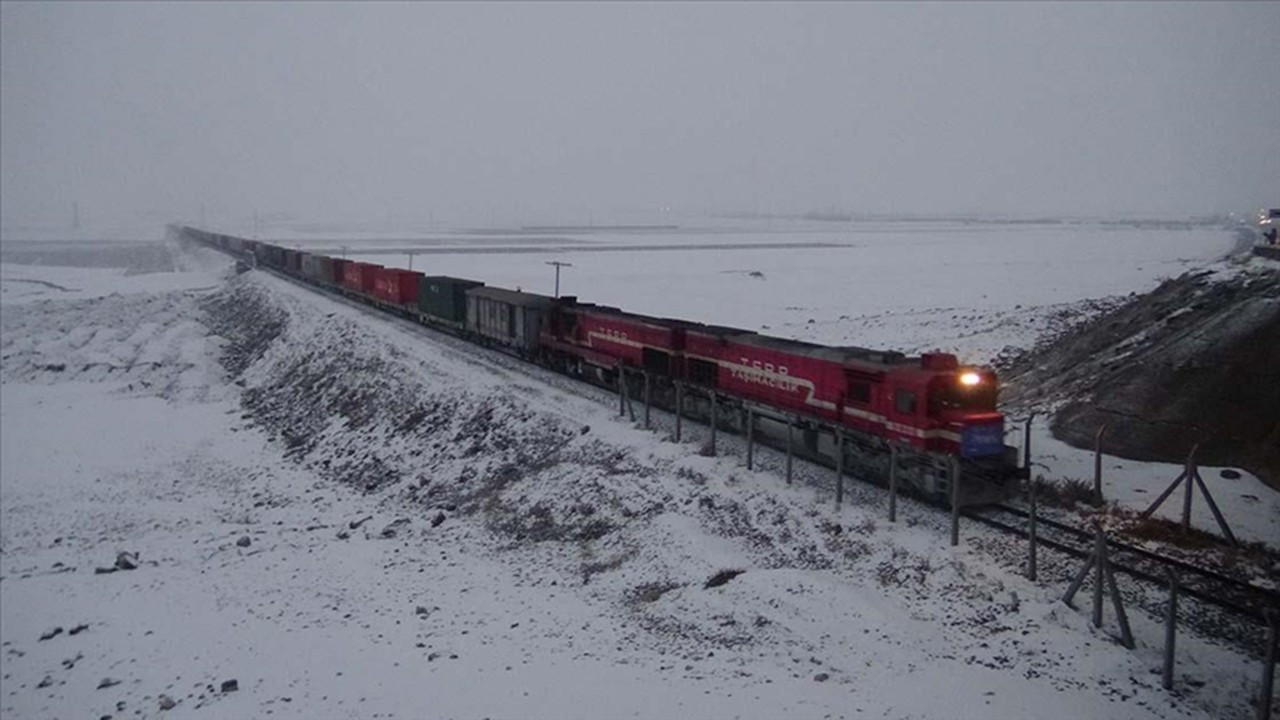 Çin treni yolculuğunu tamamladı