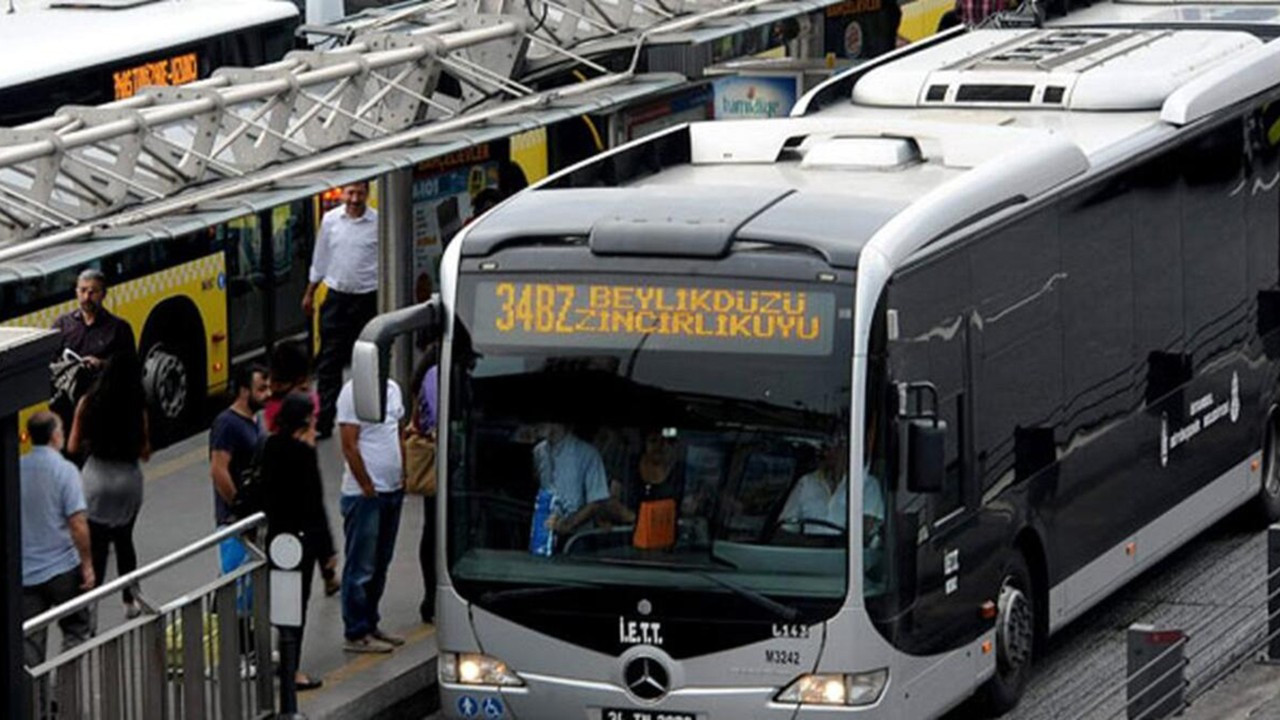 Beşiktaş'ta metrobüs arızası!