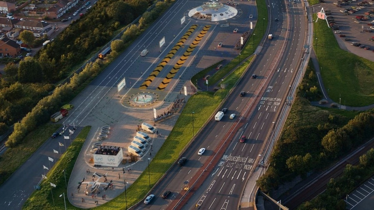 Dünyanın ilk uçan araba havaalanına resmi izin