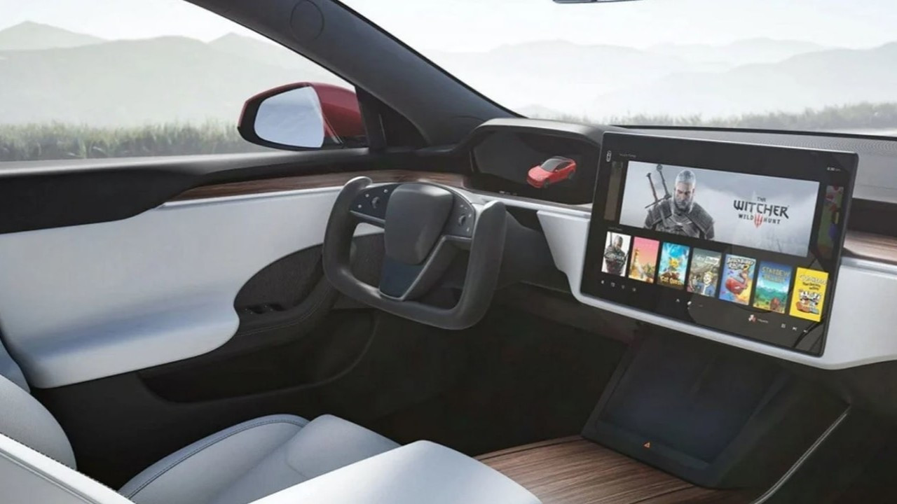 Yeni Tesla Model S'de The Witcher 3 Oynanabilecek