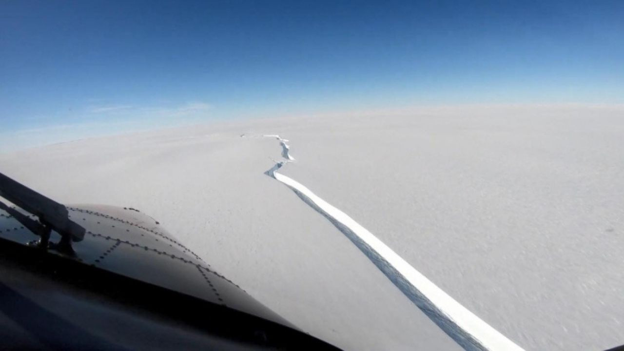 Antarktika'daki buzul kopma noktasında