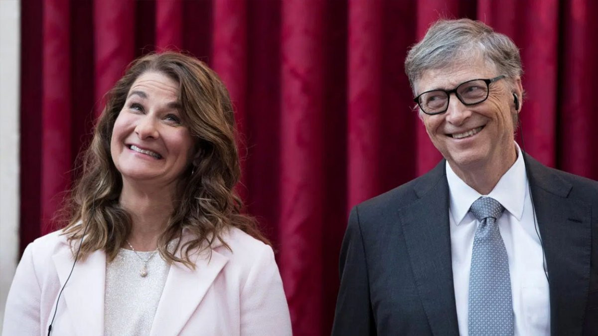 Microsoftun kurucusu Bill Gates, geçtiğimiz günlerde boşanacağını duyurdu. Bu haberi sunan Azerbaycanlı bir sunucunun ayrılığa ilişkin yorumu ise sosyal medyada gündem oldu.
