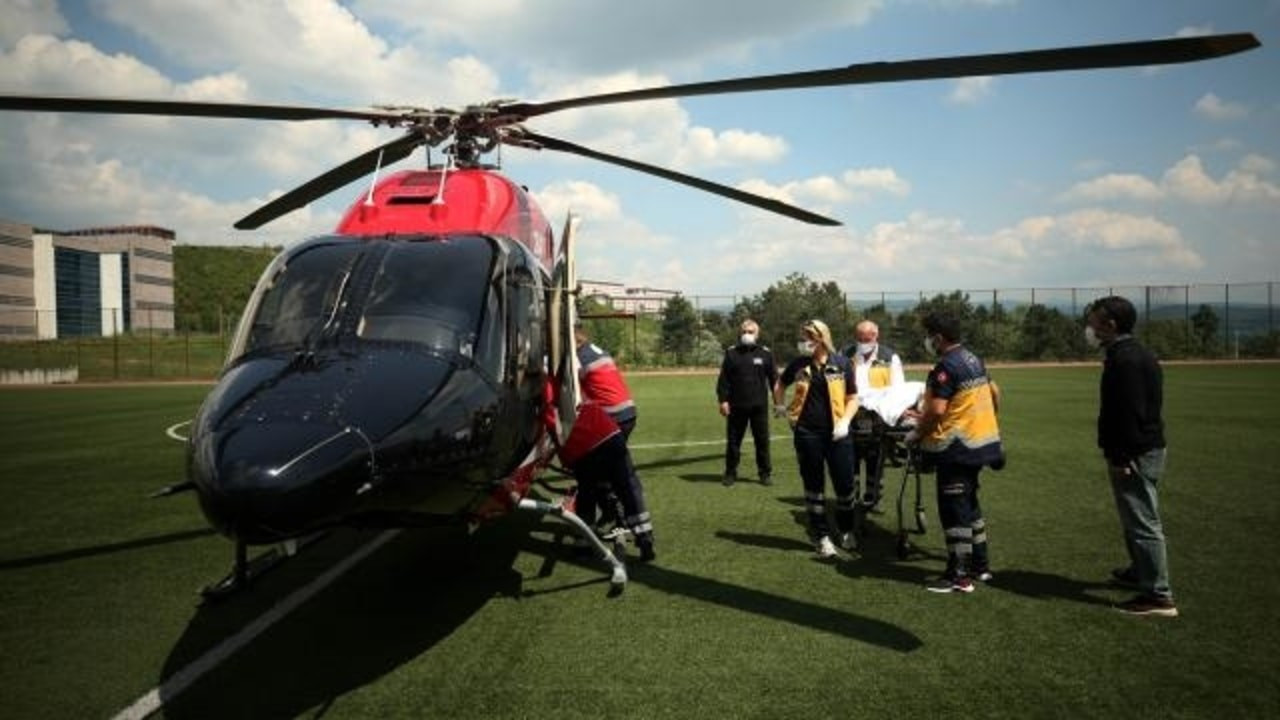 Ambulans helikopter yaralı kadın için havalandı