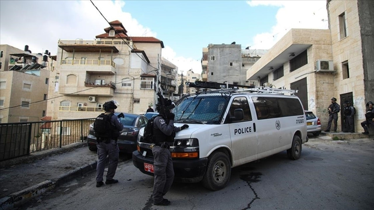 İsrail polisi 10 yaşındaki çocuğu gözaltına aldı