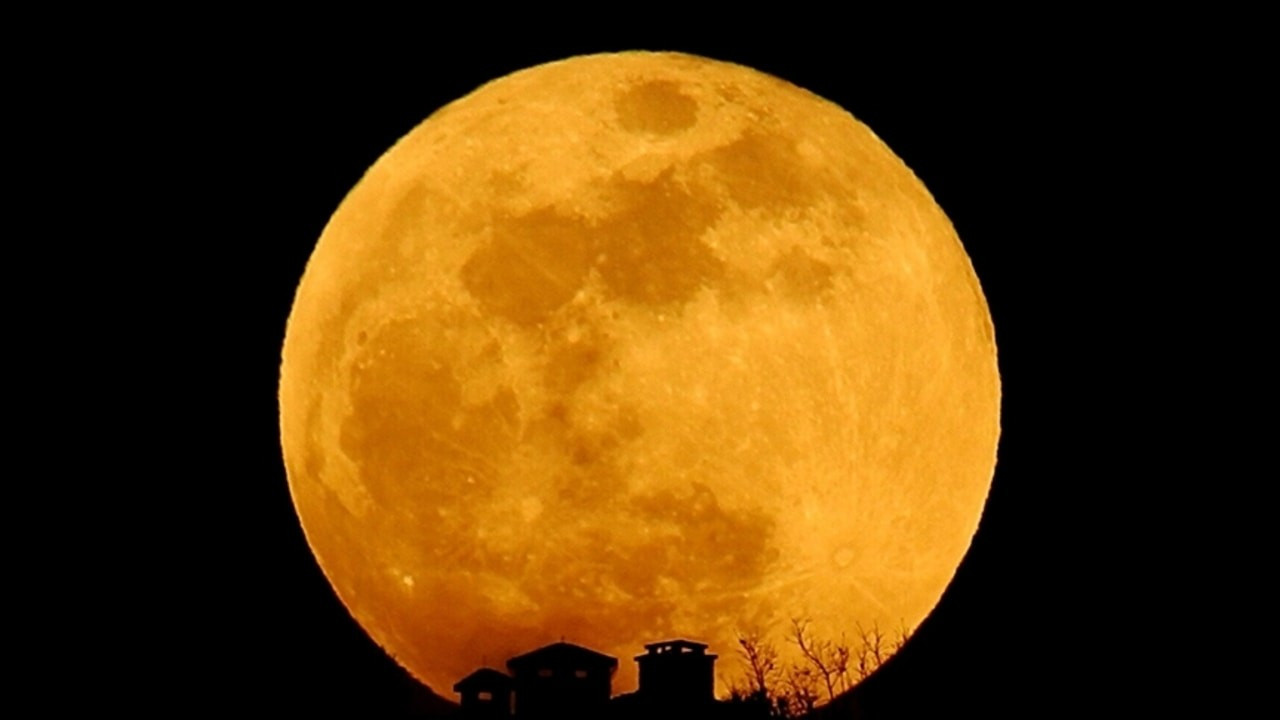 Yarın gece "Süper Çiçek Kanlı Ay" gerçekleşecek