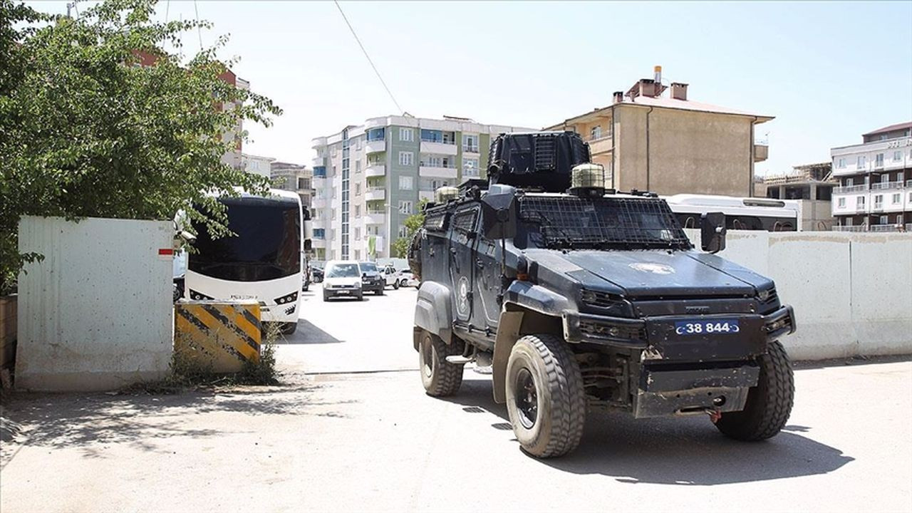 Van'da sınırda kaçakçılıkla mücadele ediliyor