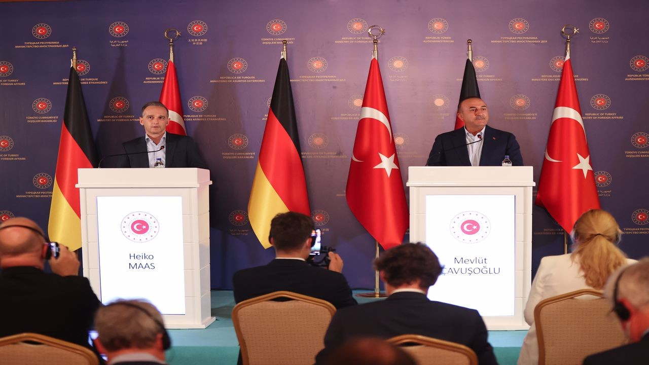Bakan Çavuşoğlu, basın toplantısında konuştu