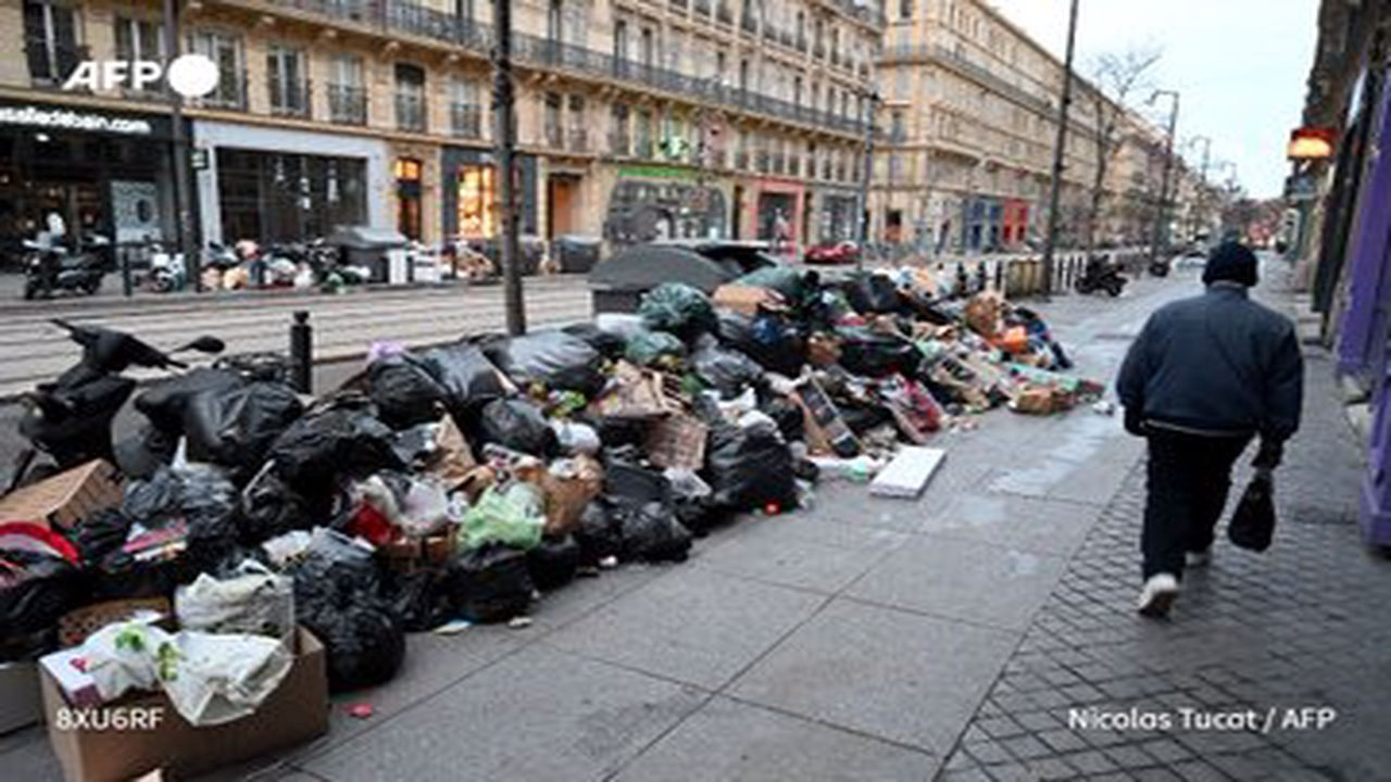 Marsilya grev nedeniyle çöp yığınlarıyla doldu