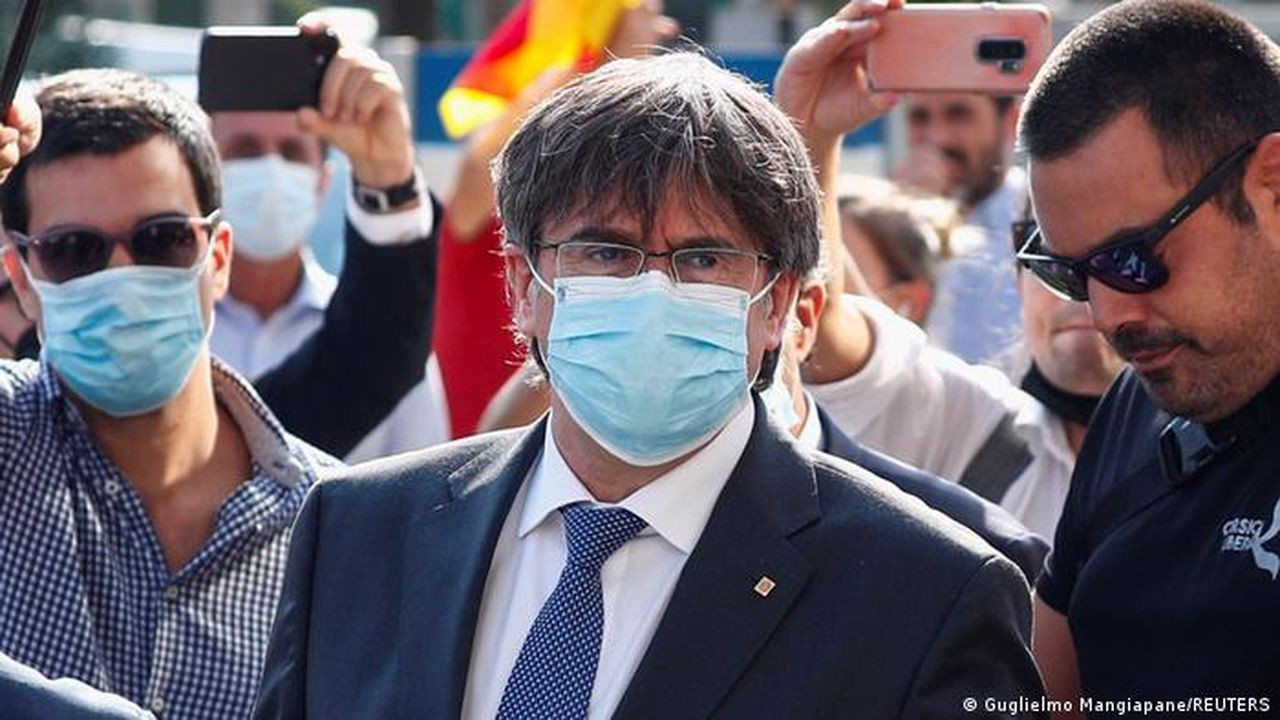İtalya Puigdemont'un iade kararını askıya aldı
