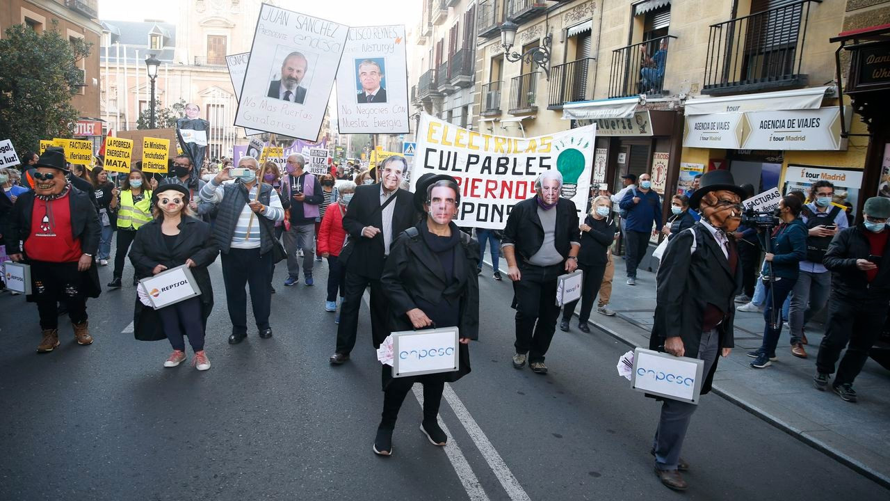 İspanya'da artan enerji fiyatları protesto edildi