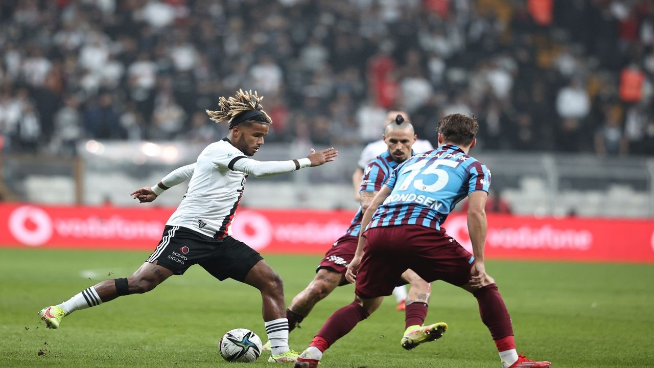 Beşiktaş uzatmada yediği golle lidere yenildi