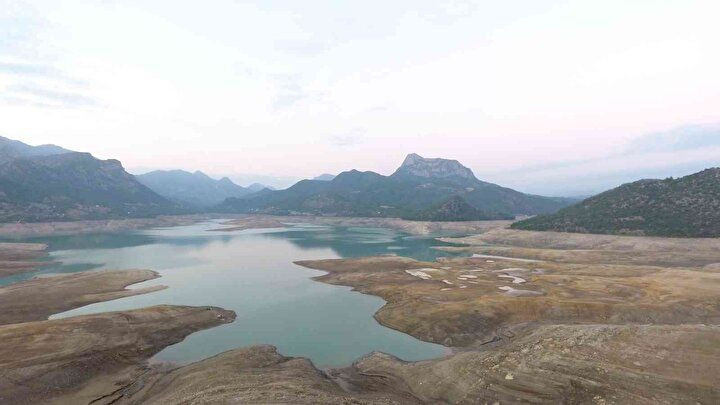 Sular çekildi baraj altındaki tarihi yapılar ortaya çıktı - Sayfa 12