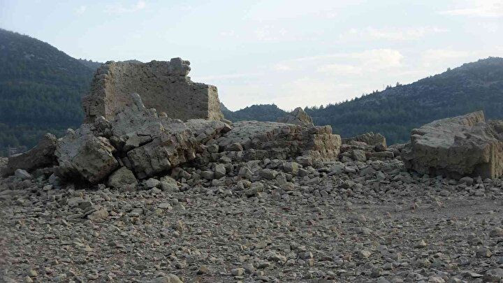 Sular çekildi baraj altındaki tarihi yapılar ortaya çıktı - Sayfa 9