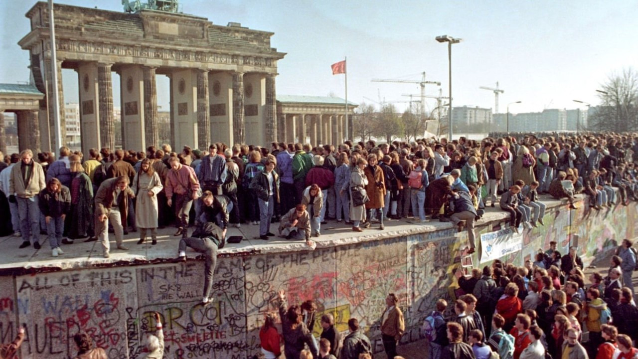 Berlin Duvarı'nın yıkılışının 32. yıl dönümü