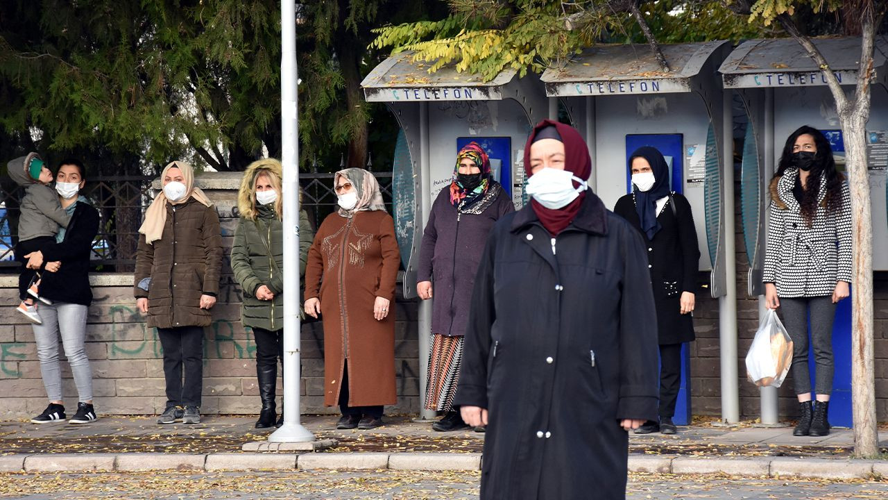 Saat 9'u 5 geçe hayat 1 dakika durdu - Sayfa 13