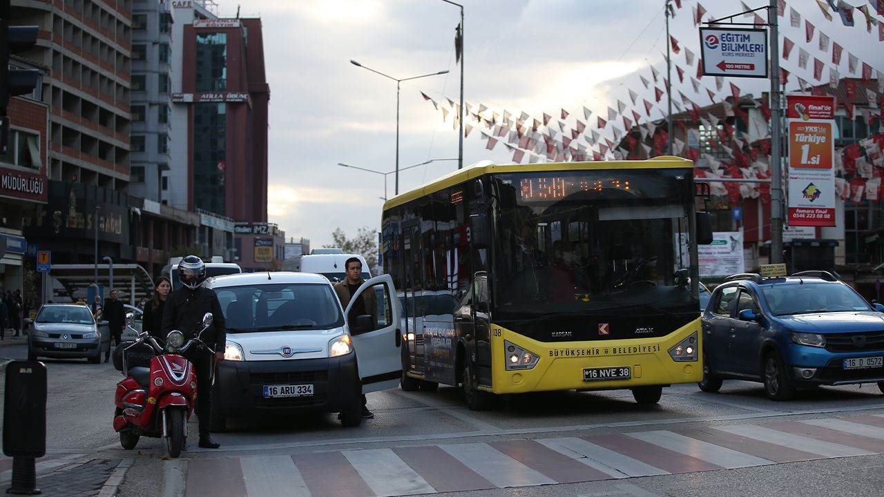 Saat 9'u 5 geçe hayat 1 dakika durdu - Sayfa 2