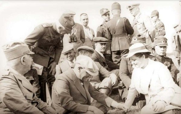 1937 yılından fotoğraflarla Atatürk - Sayfa 7