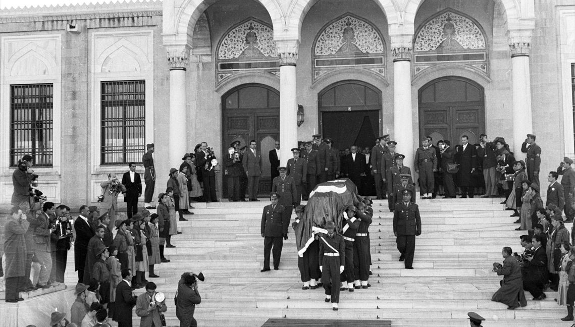 Büyük Önder Atatürk'ün ebediyete intikali - Sayfa 4