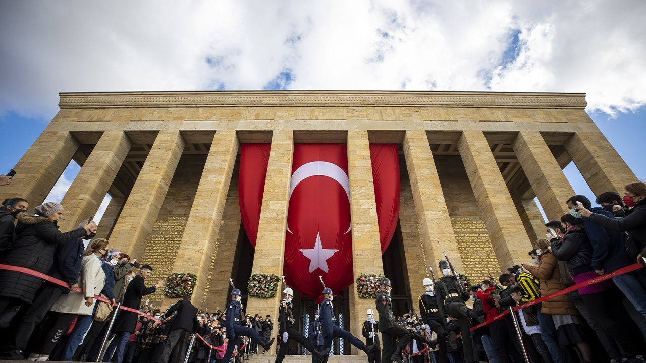 Anıtkabir'e ziyaretçi akını - Sayfa 1