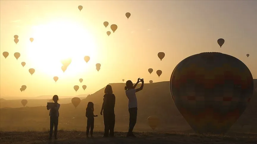 Kapadokya 9 günlük ara tatilde turist akınına uğradı