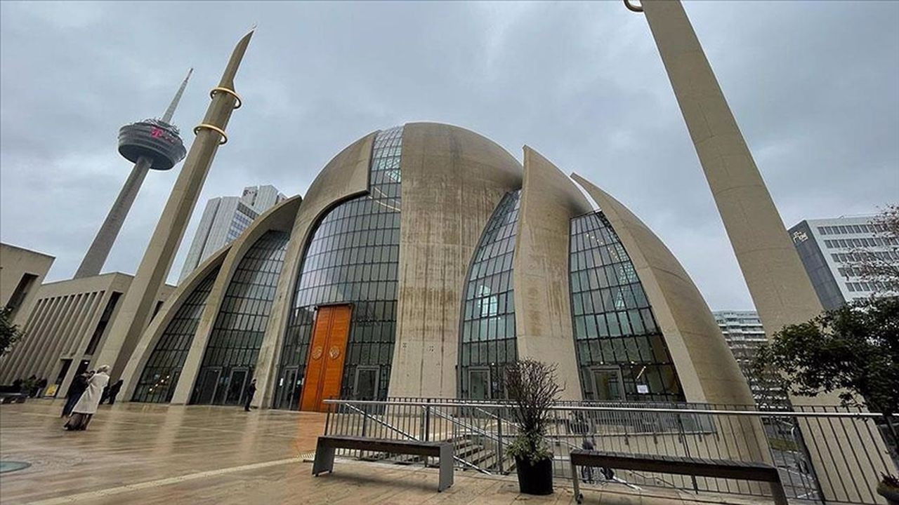 DİTİB Köln Merkez Camisi'ne kundaklama girişimi