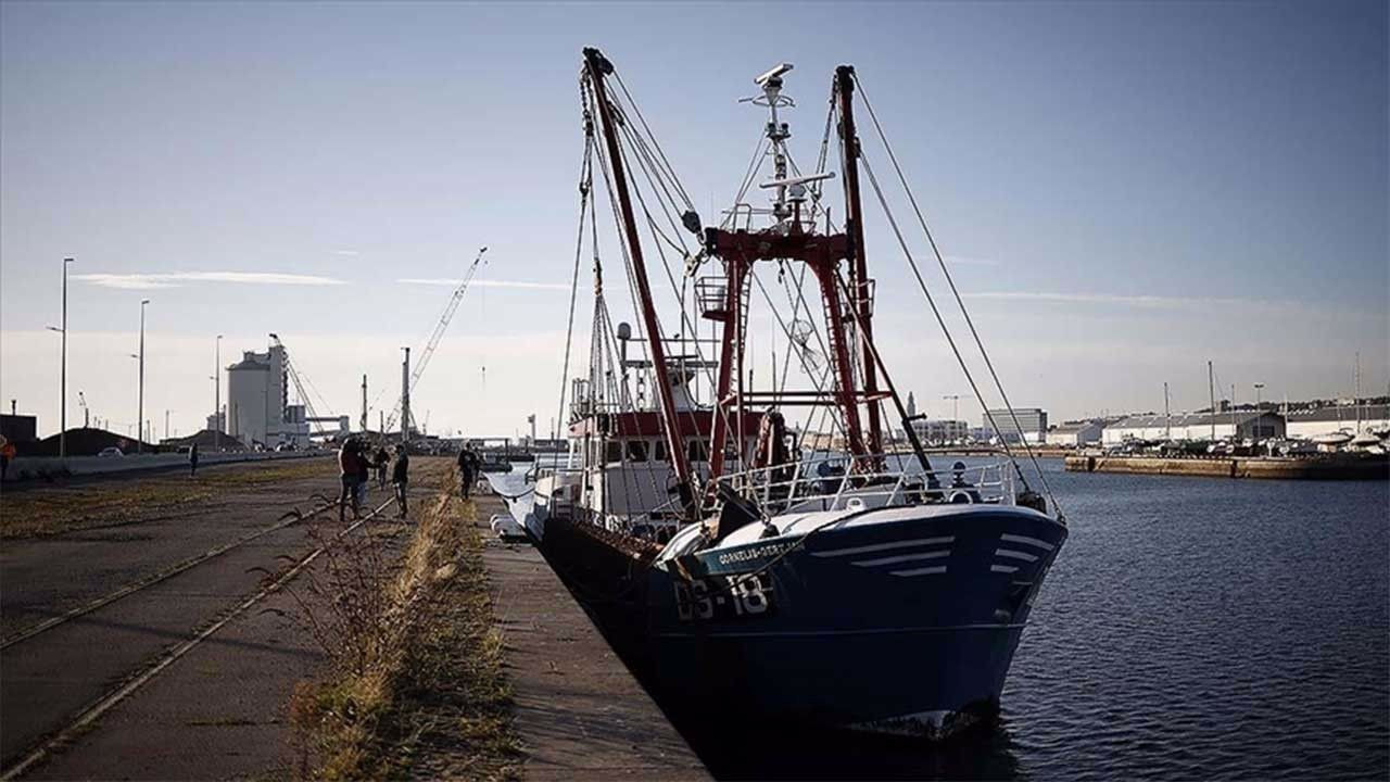 Macron’dan balıkçılık krizinde İngiltere’ye tepki
