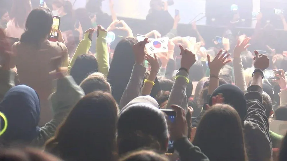 Güney Koreli K-Pop grubu A.C.E İstanbul'da konser verdi