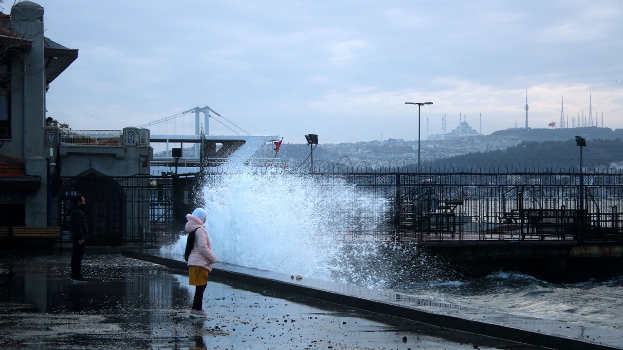 İstanbul'a kuvvetli lodos uyarısı