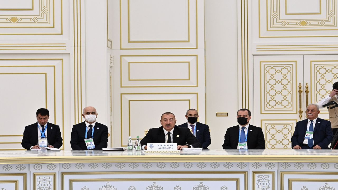 Aliyev, EİT Zirvesi'nde konuştu