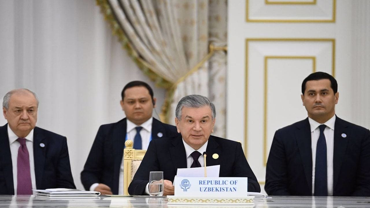 Mirziyoyev EİT Zirvesi'nde konuştu