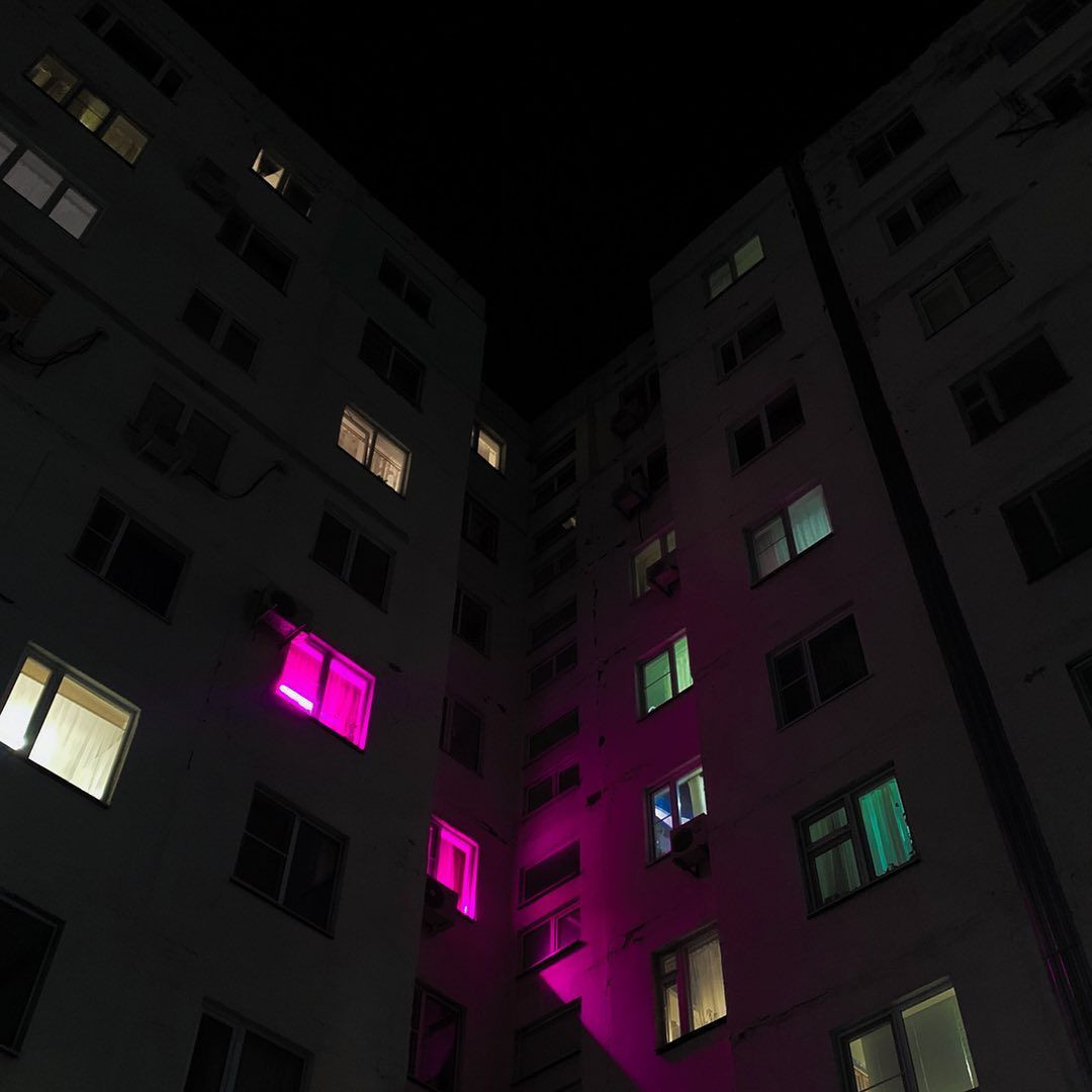 Rusya'da apartman dairelerindeki pembe ışıkların sırrı çözüldü - Sayfa 7