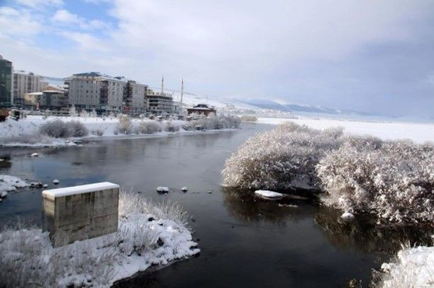 Ardahan'da Kura Nehri dondu - Sayfa 6