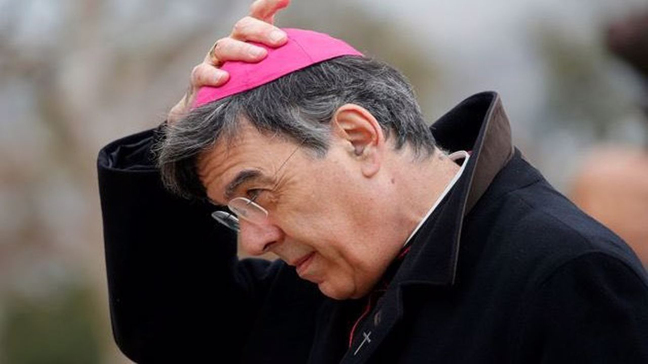 Papa, Paris piskoposunun istifasını kabul etti