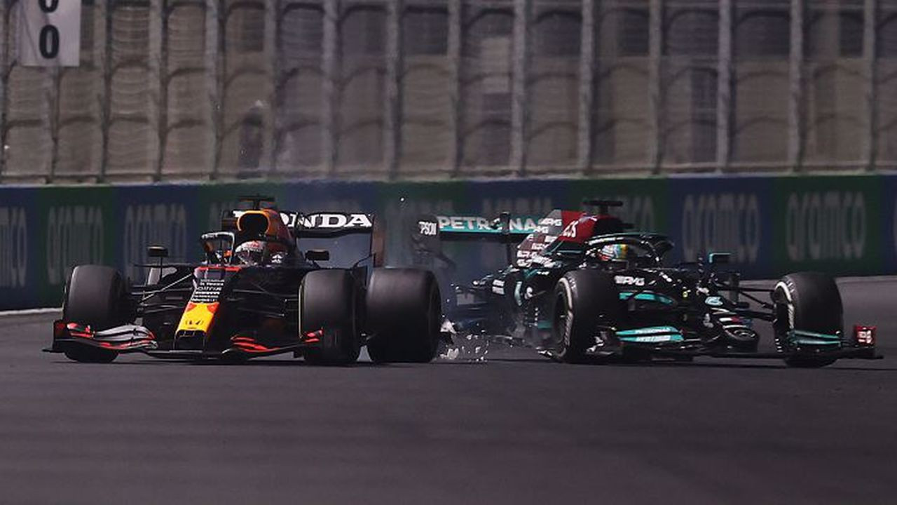 F1 Suudi Arabistan Grand Prix'inin galibi Hamilton