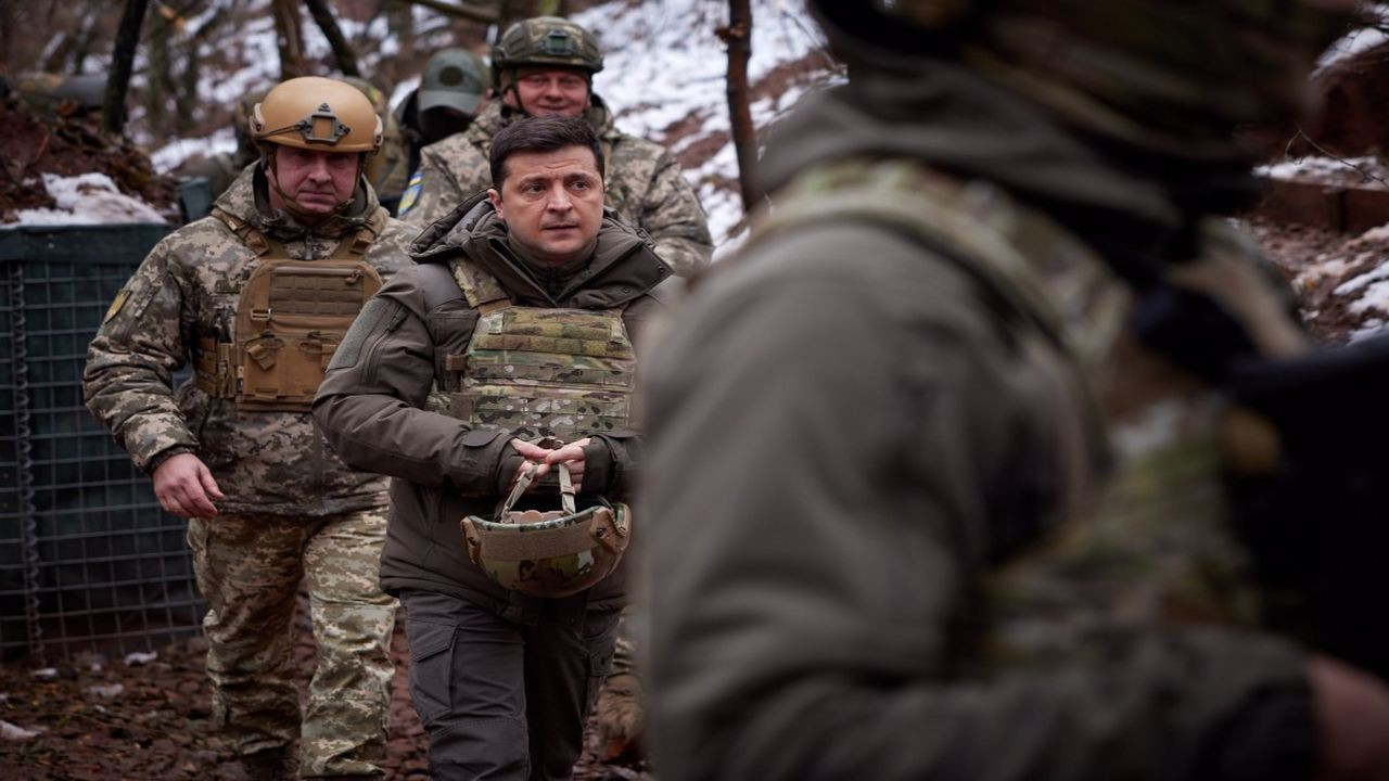 Zelenskiy, Donbas cephesini ziyaret etti